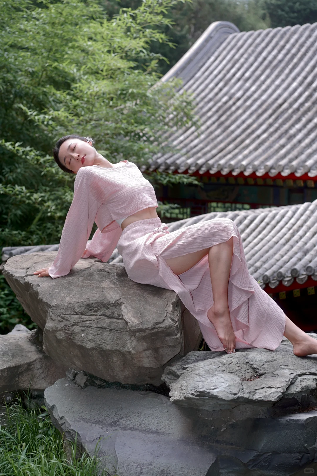 我愿意称她是今年最美的瑜伽服?