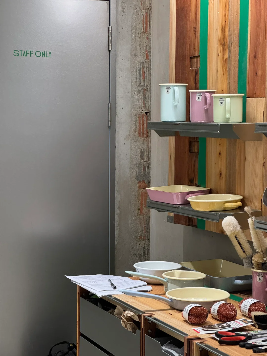 菜市场还能这么潮？乌厩市集逛成设计展