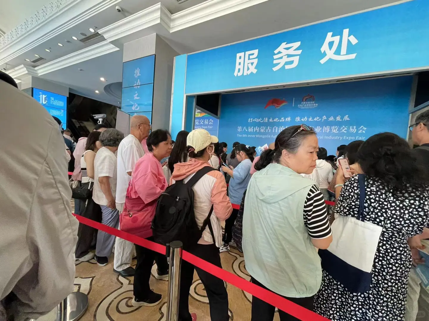 文博会第一天顶门进 提问时间到