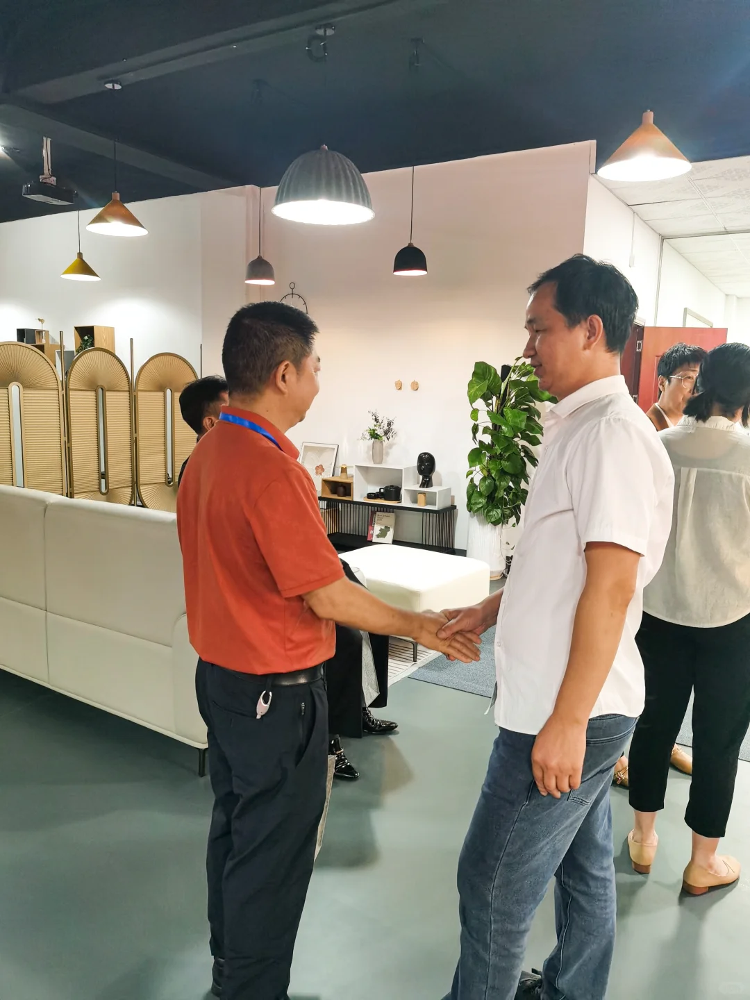 ?招商会现场燃爆瞬间！