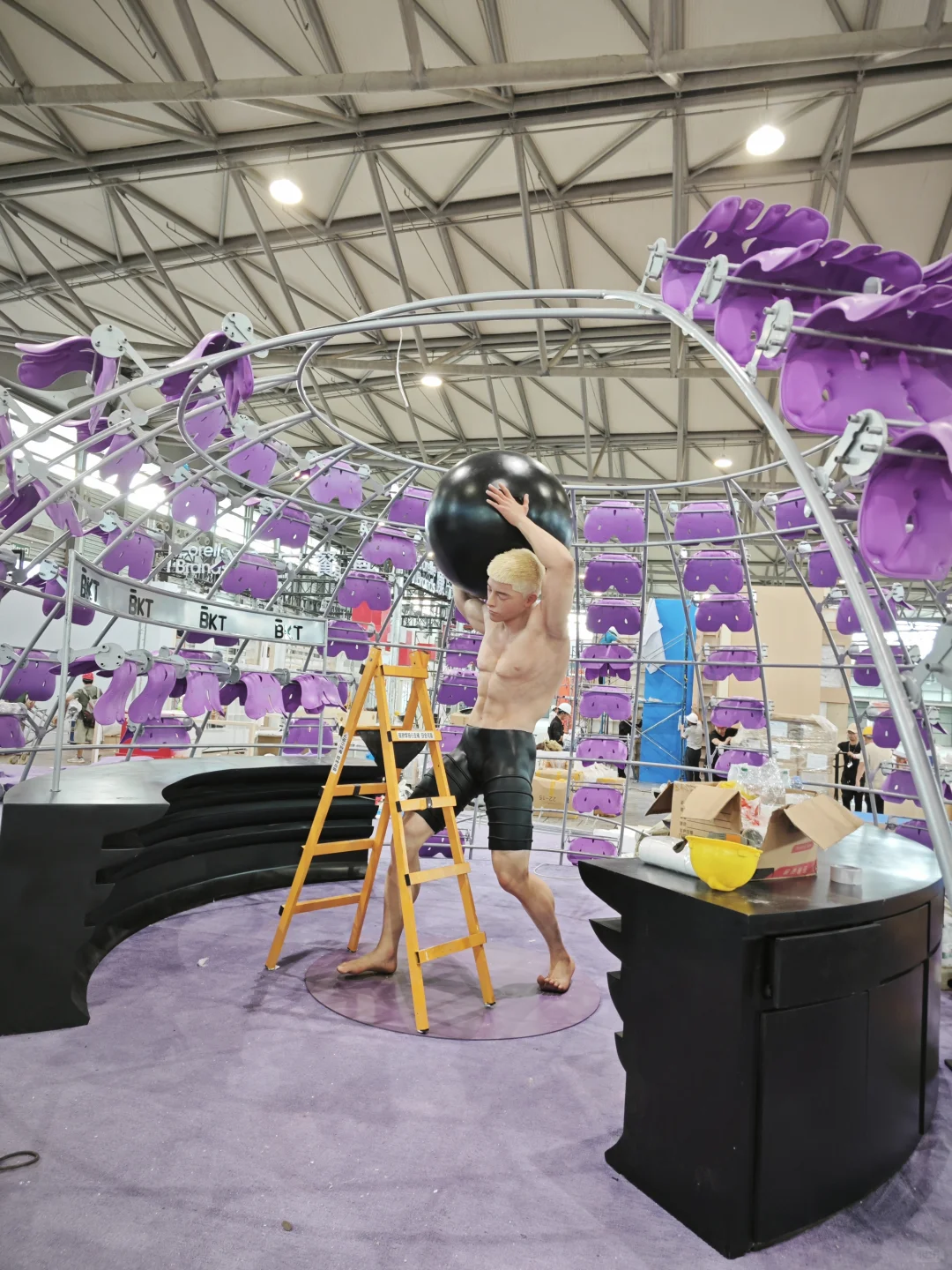 百货展搭建现场—今年百货展更有意思了喔