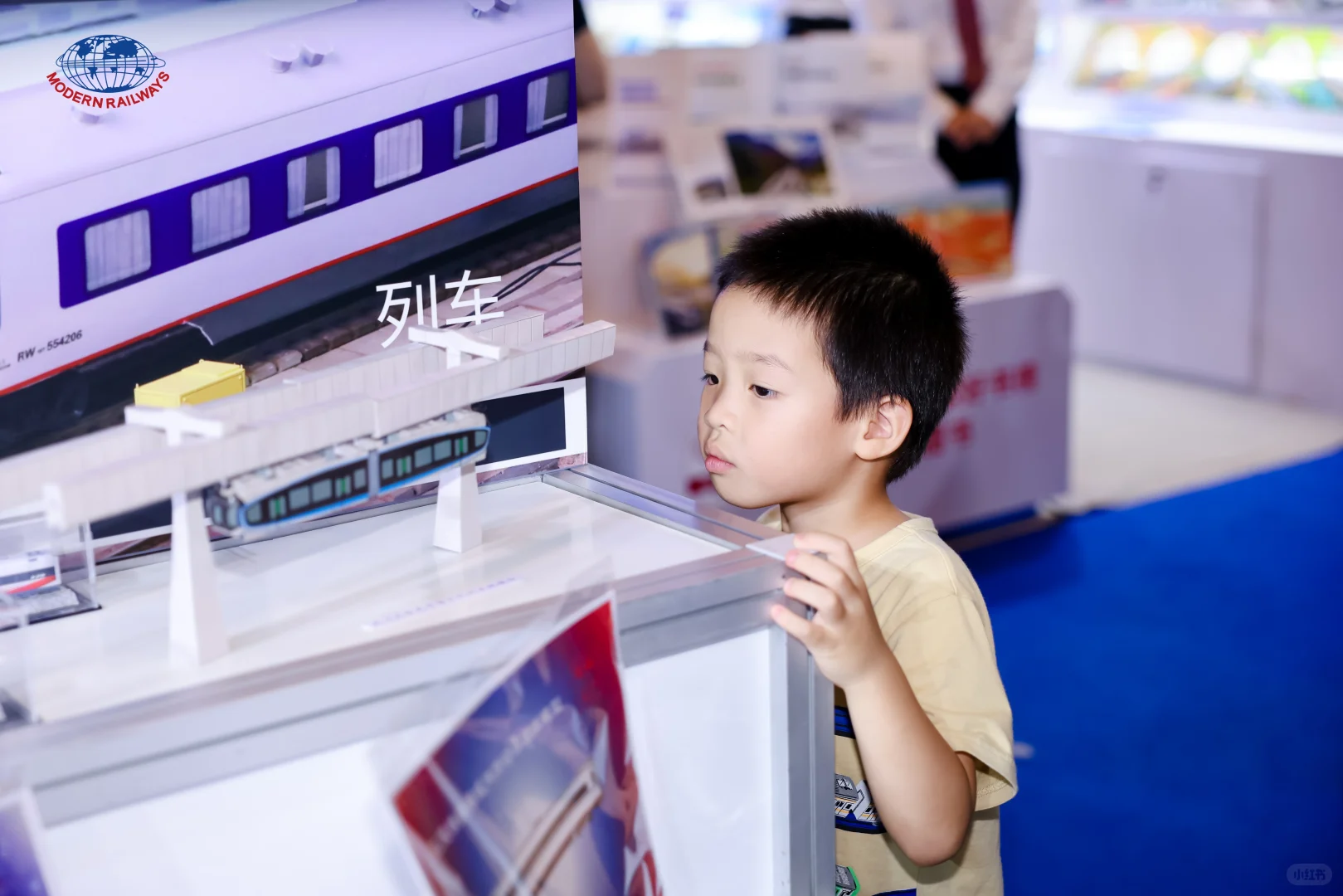 起猛了，还感觉在北京铁路展里