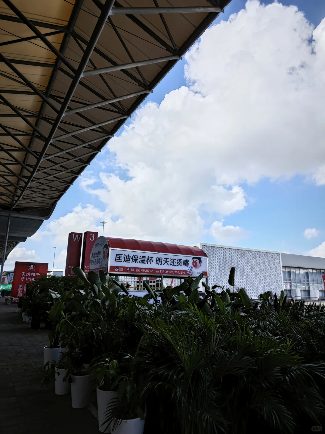 百货展搭建现场—今年百货展更有意思了喔