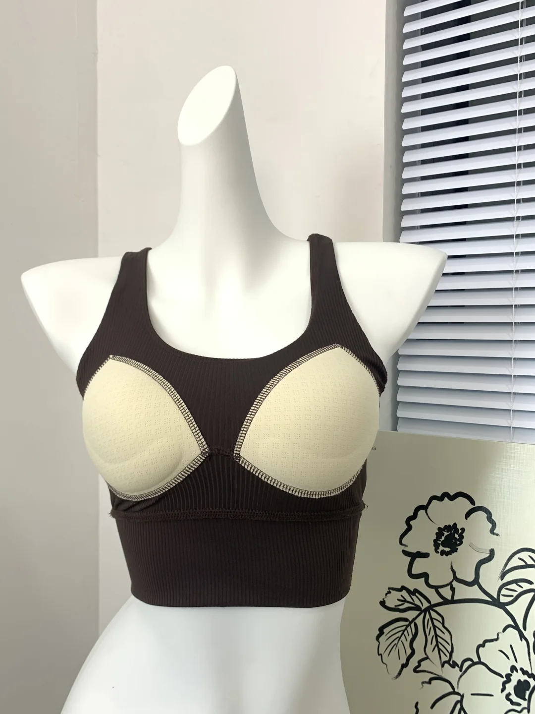 巧克力瑜伽套装? 贵气感拉满 才20+?