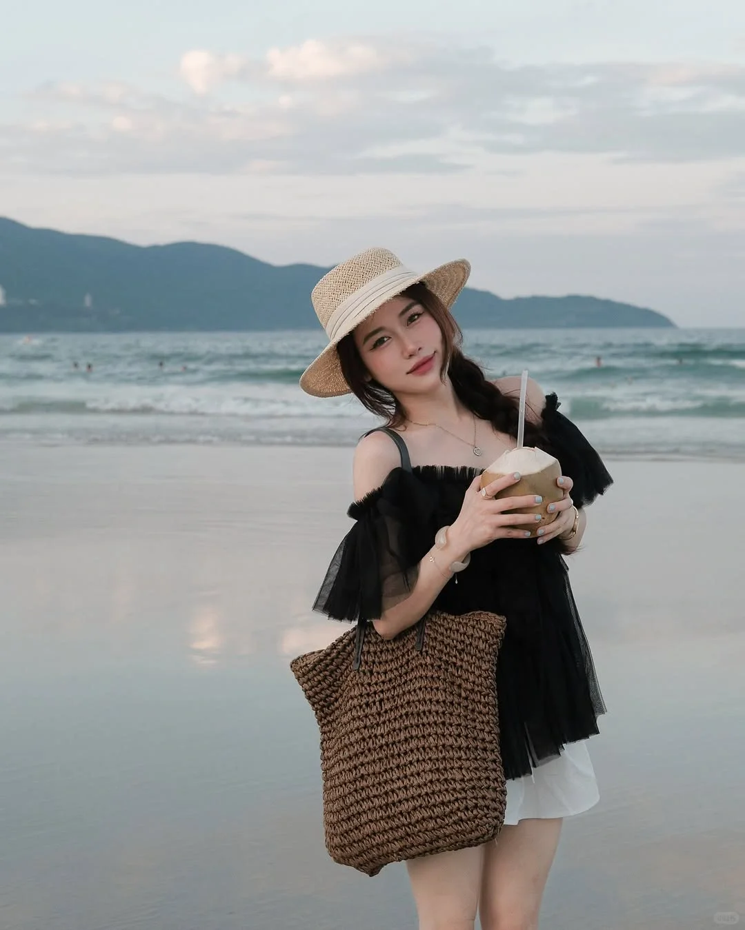 海边氛围感拉满！这套穿搭我锁死