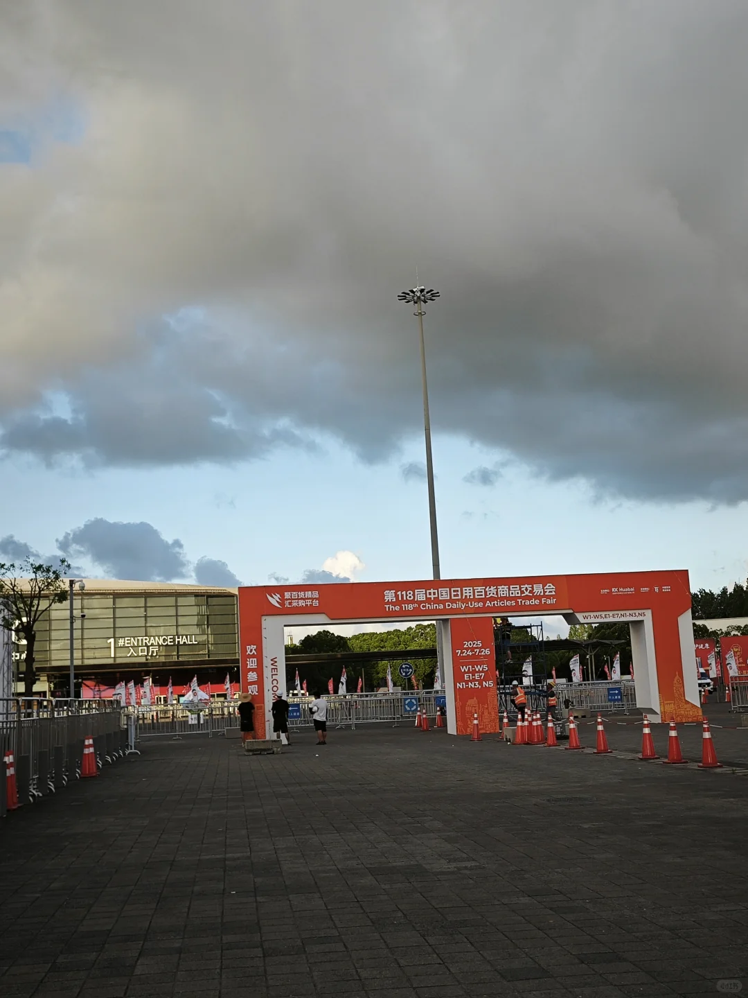 百货展搭建现场—今年百货展更有意思了喔