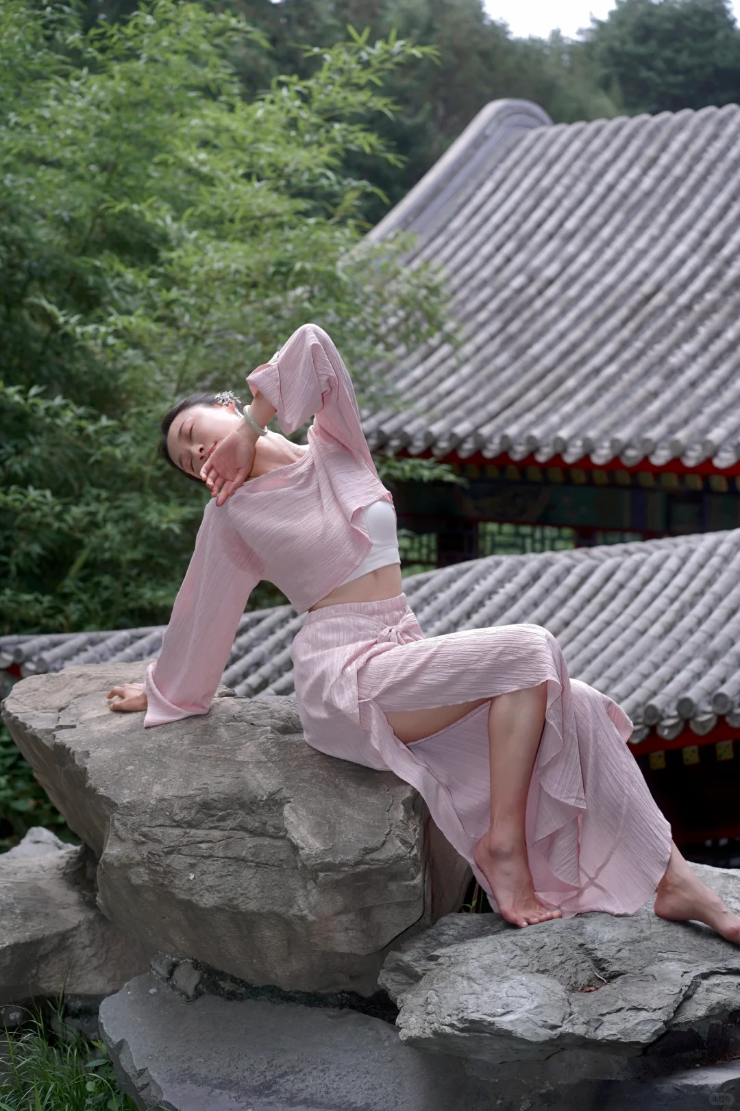 我愿意称她是今年最美的瑜伽服?