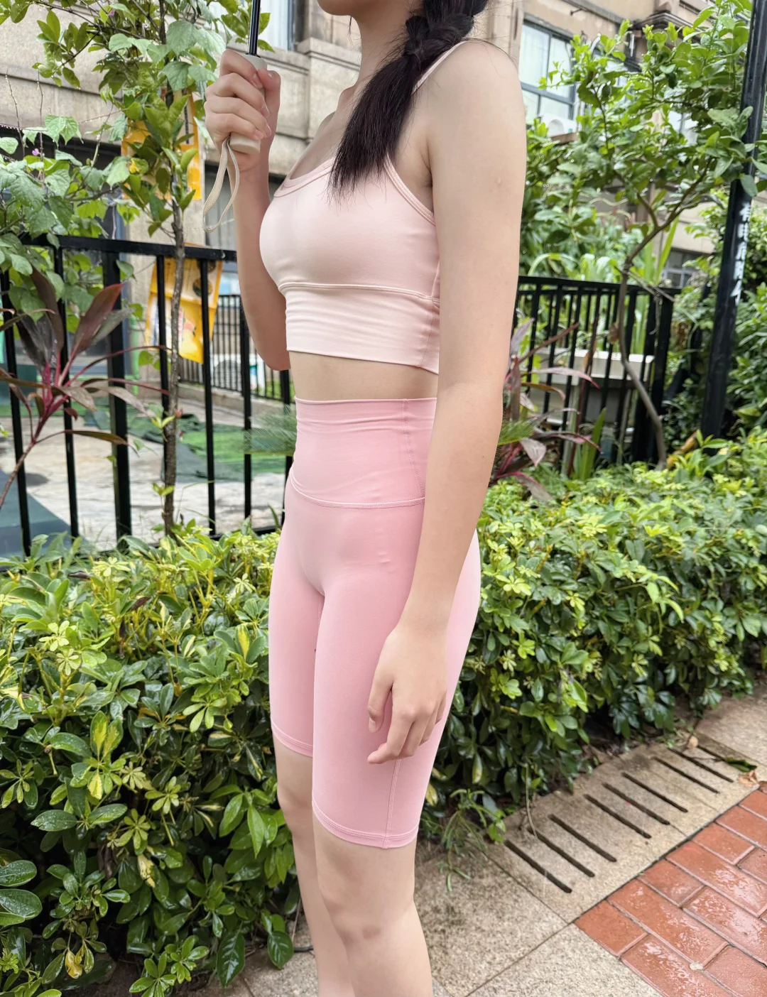 被问爆? 纯欲粉瑜伽服绝绝子