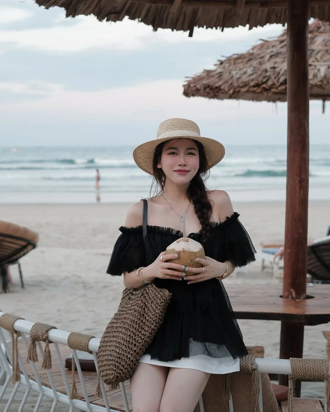 海边氛围感拉满！这套穿搭我锁死
