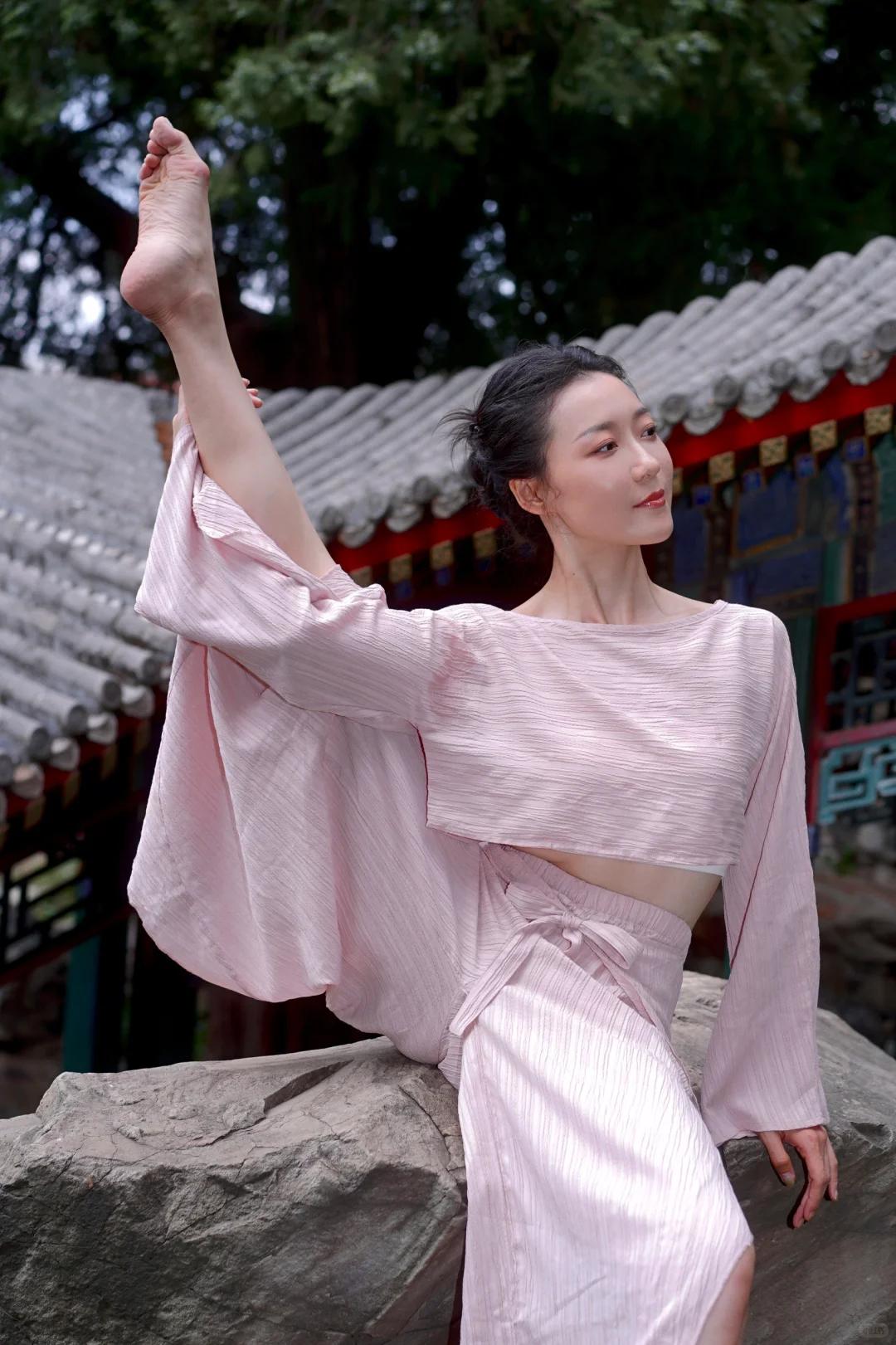 我愿意称她是今年最美的瑜伽服?