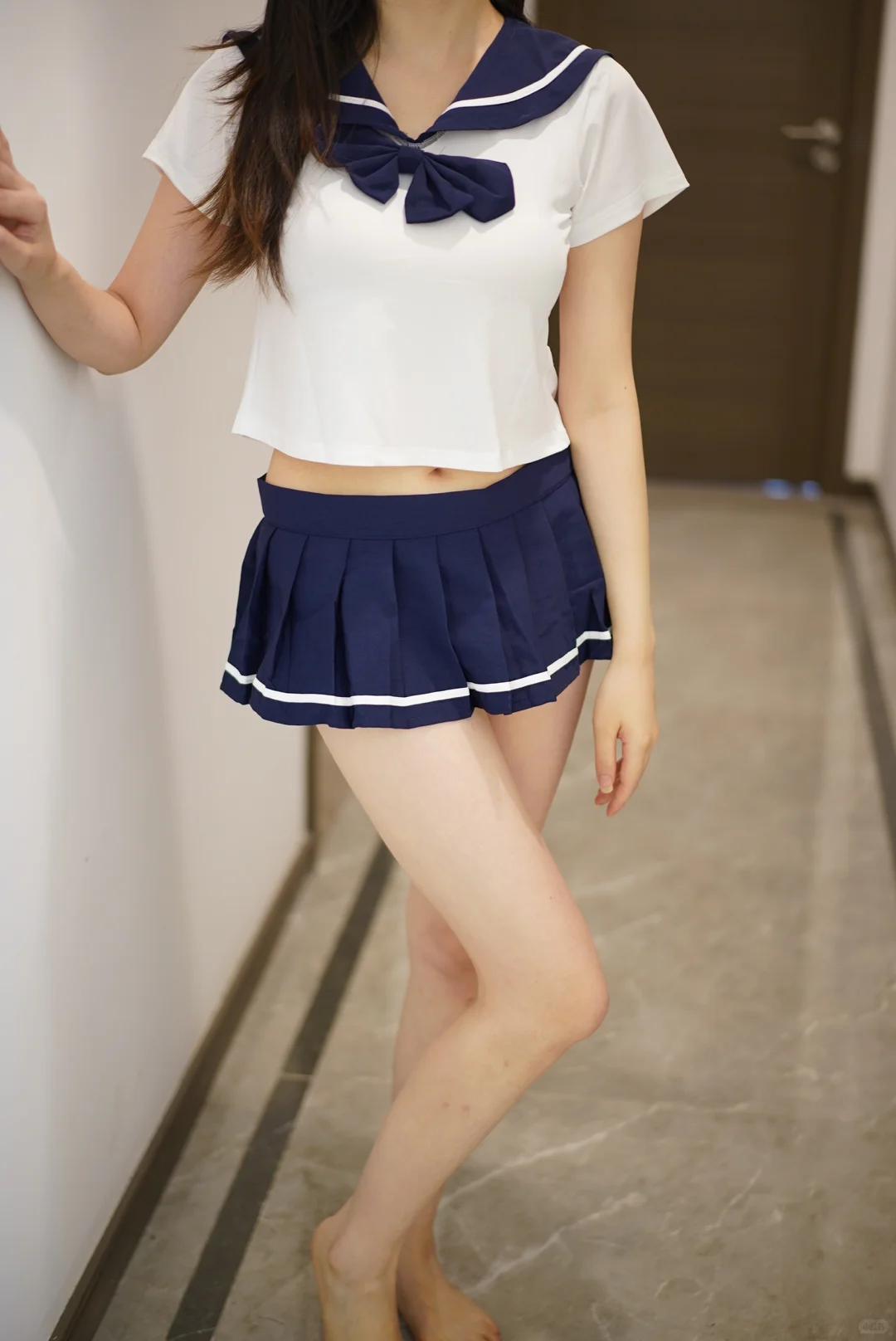 女孩子有小肚子，怎么选战袍？