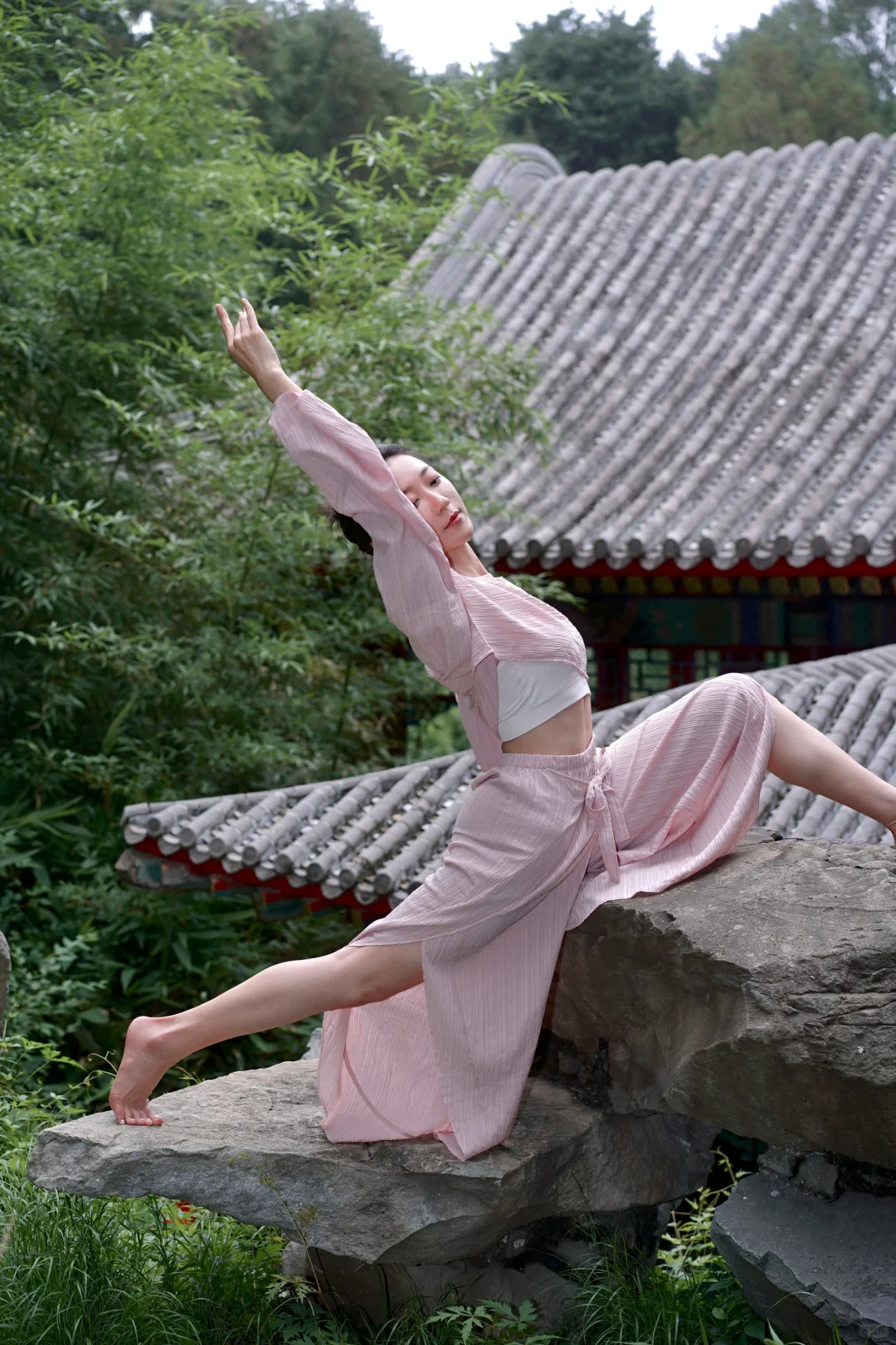 我愿意称她是今年最美的瑜伽服?