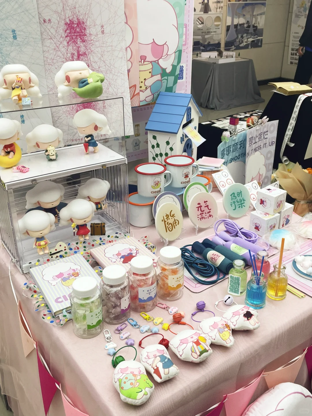 河大本科毕业设计展来噜?