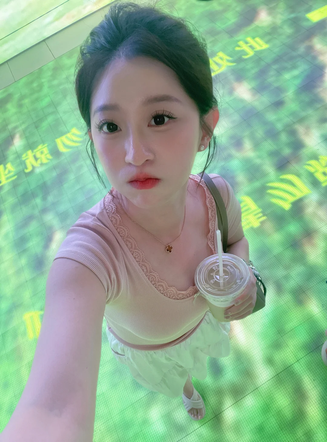 我能坐着看巨屏，待一天～