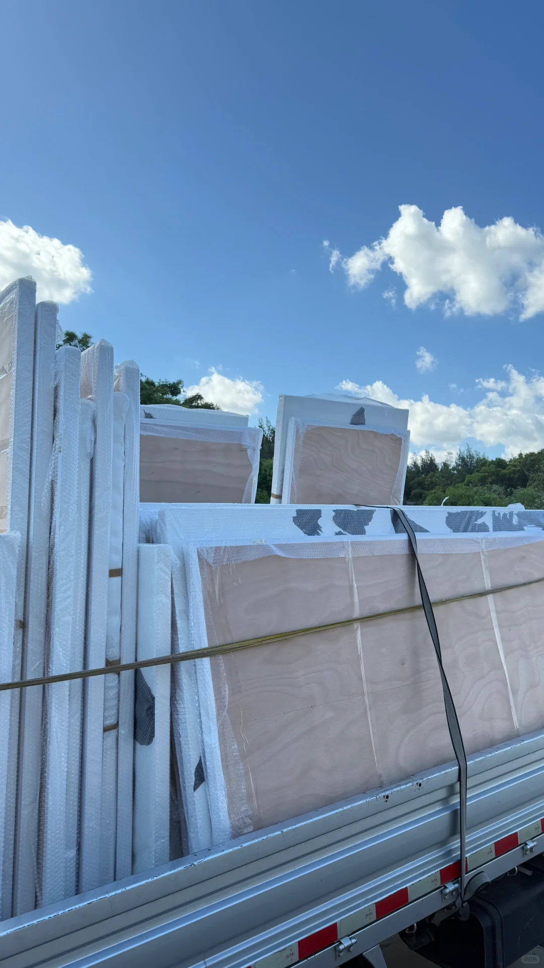 展览人晒成小黑人