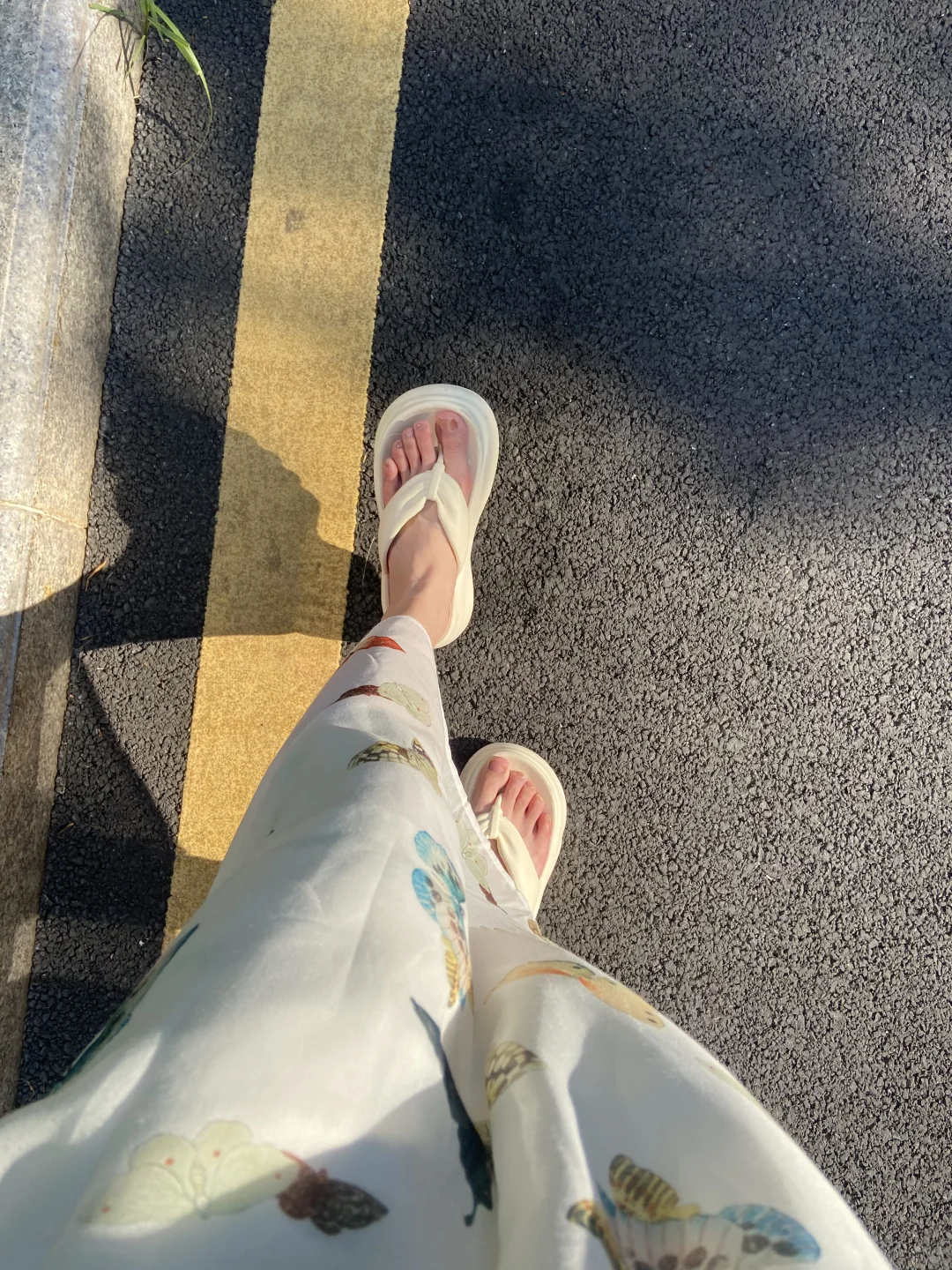 我宣布这双厚底人字拖就是海边穿搭单品王‼️