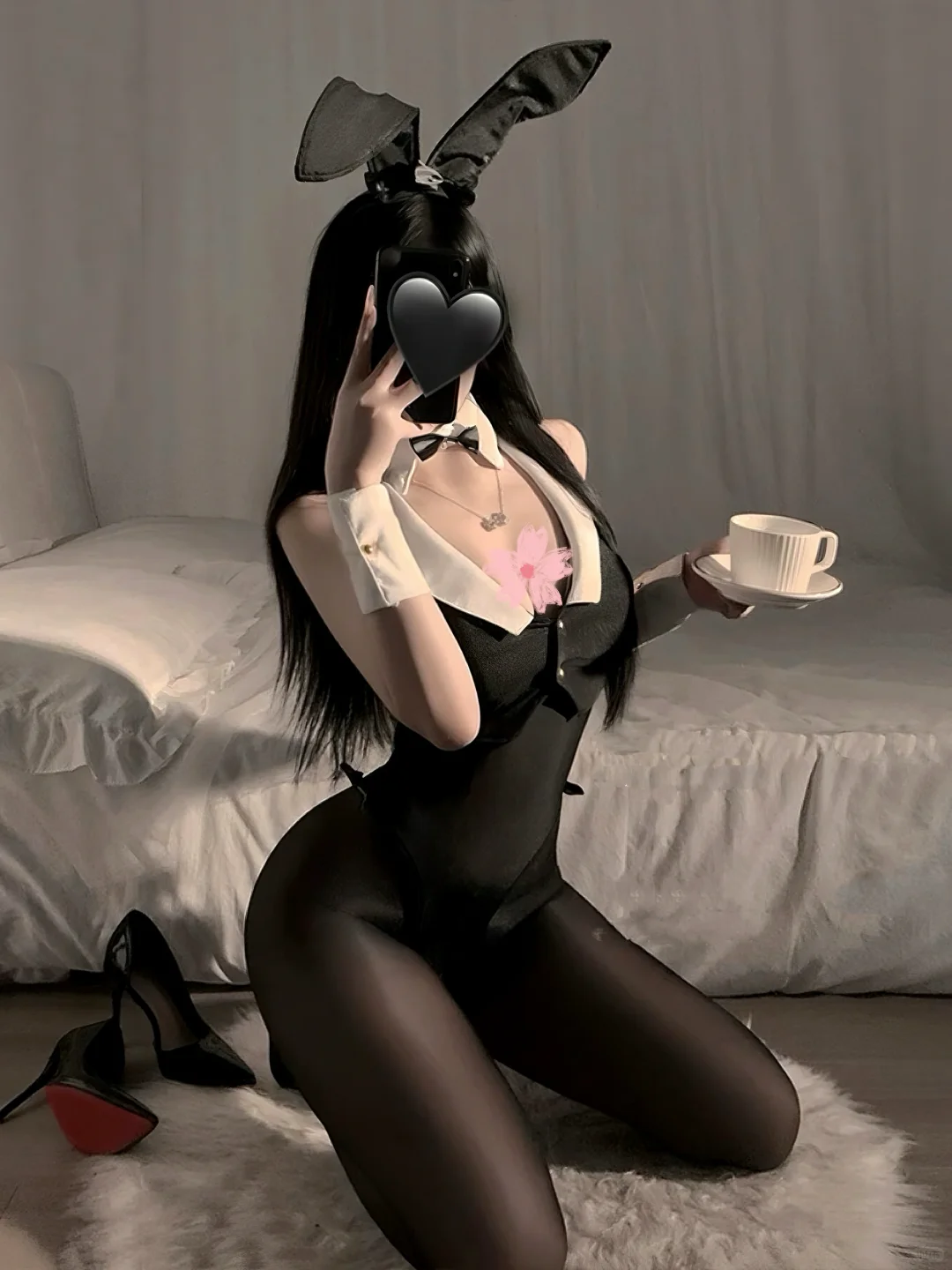 左滑帮我穿上！今天cos兔女郎