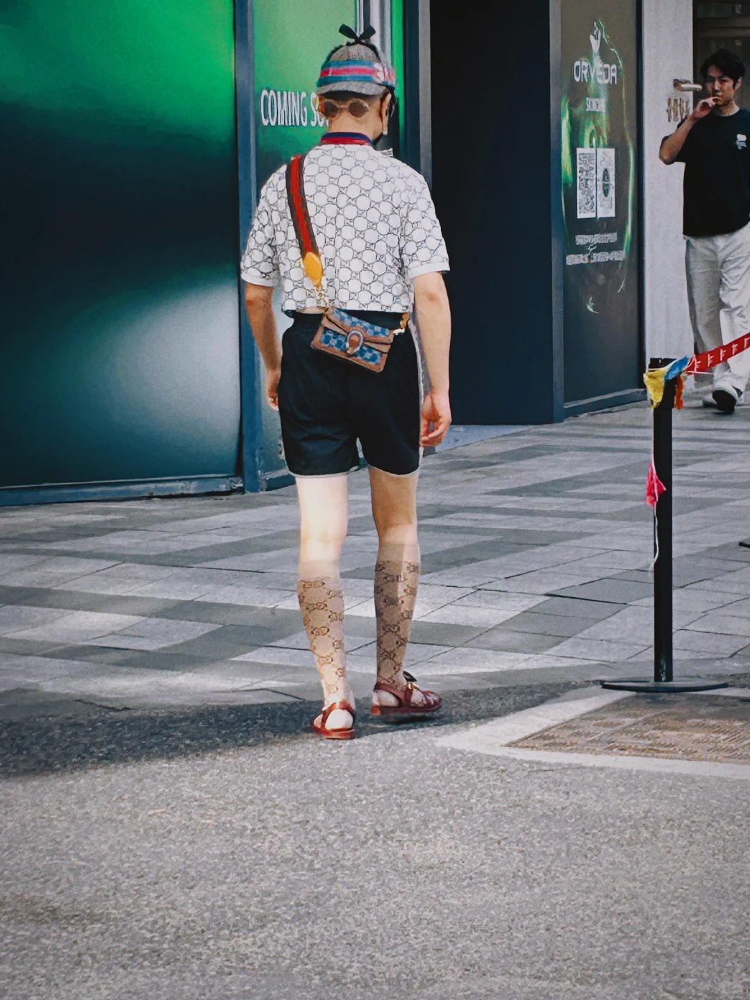 上海街头 时髦爷叔 全身哭泣