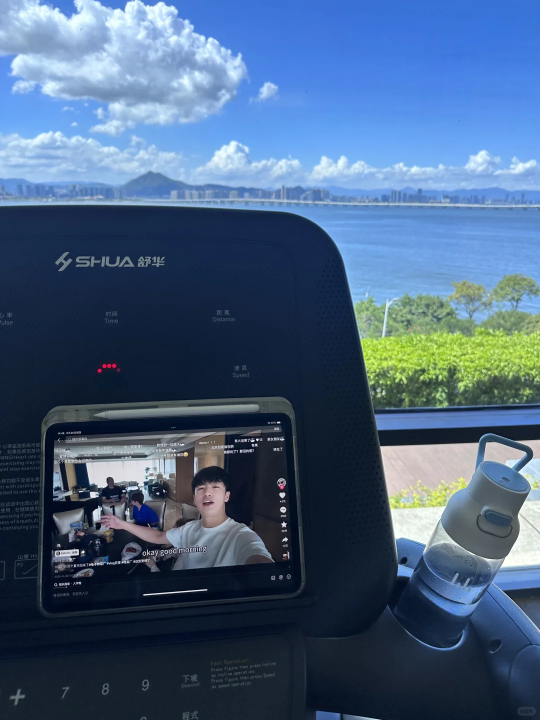 一身白 显黑也认了！