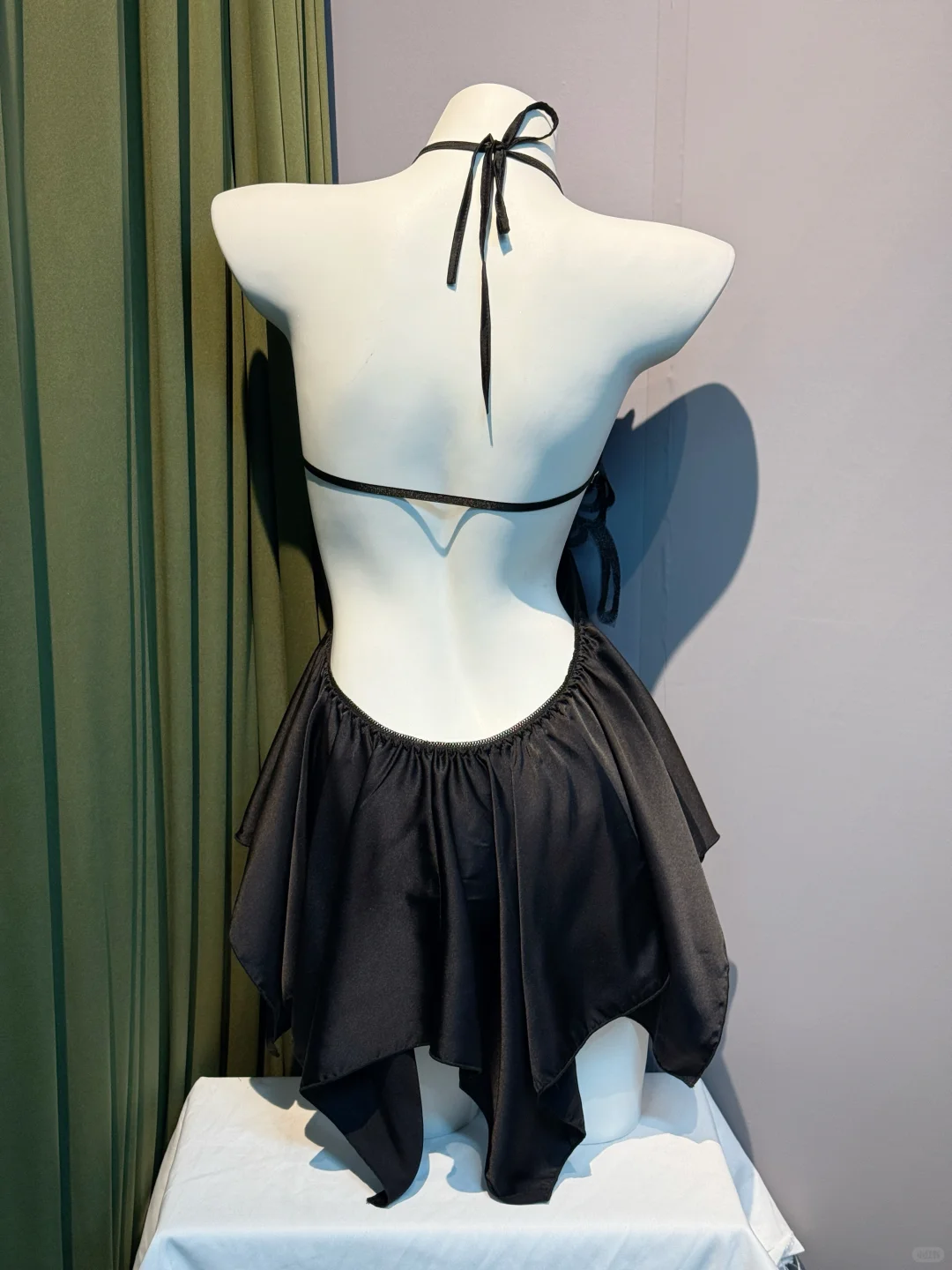 ?夜晚神秘感?黑色蝴蝶睡裙美爆了！