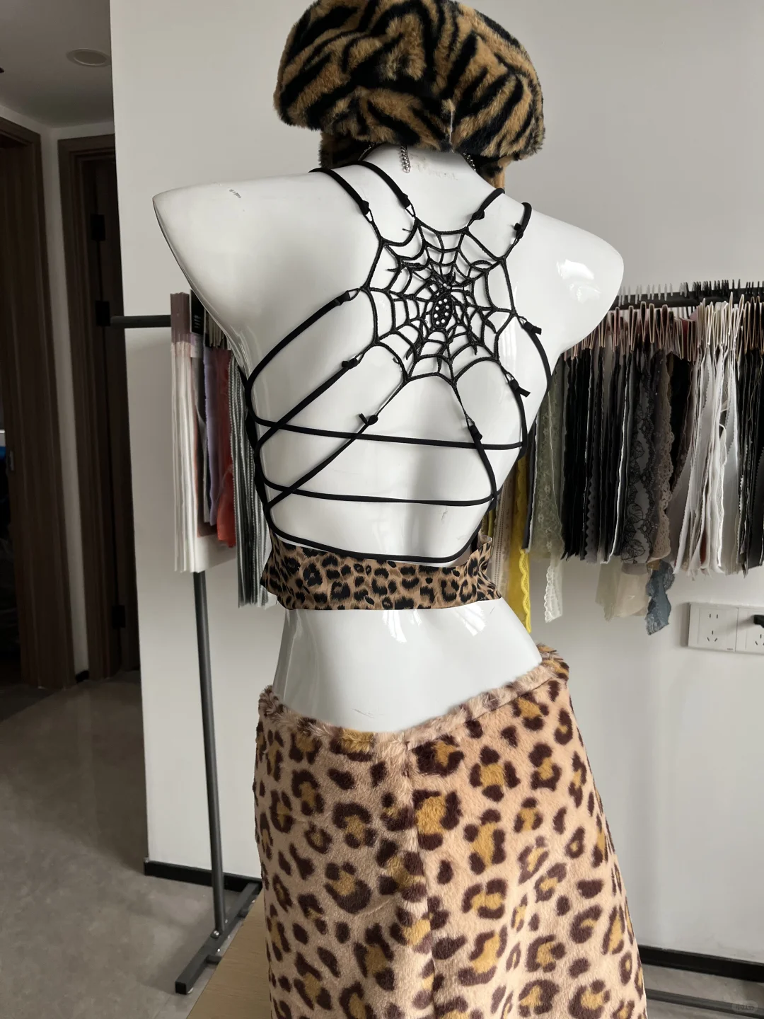 同行还在抄我们的内衣，我们已经出豹纹蜘蛛