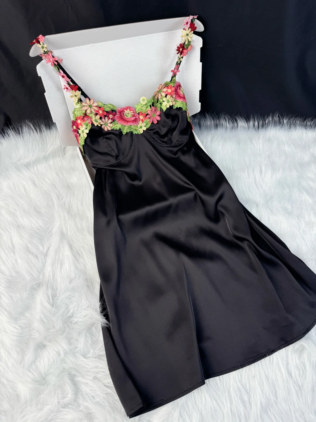 甜欲感睡裙|花花刺绣太好看了吧！