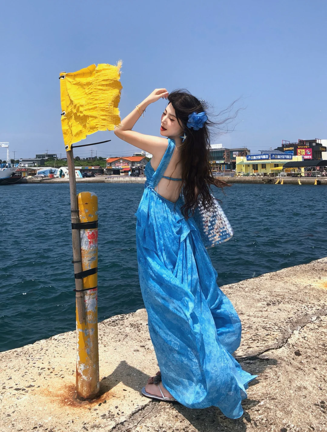 海边这样拍背影氛围感拉满了！！?人鱼海蓝美