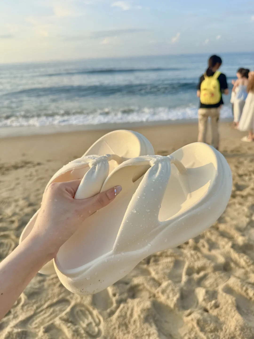 个人官宣！夏天最适合去海边穿的人字拖