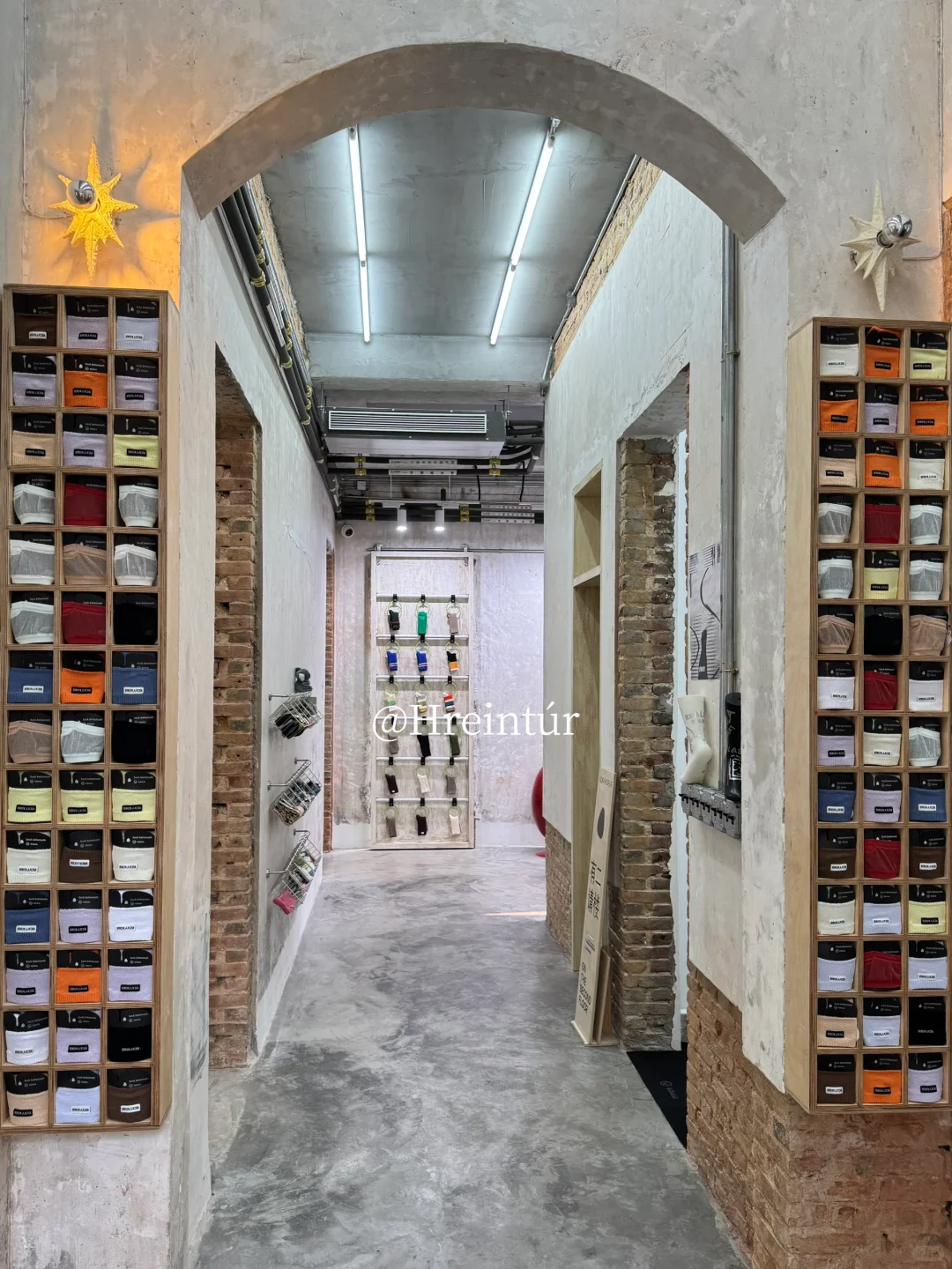 见过袜子展吗？这个工业空间太有艺术感了