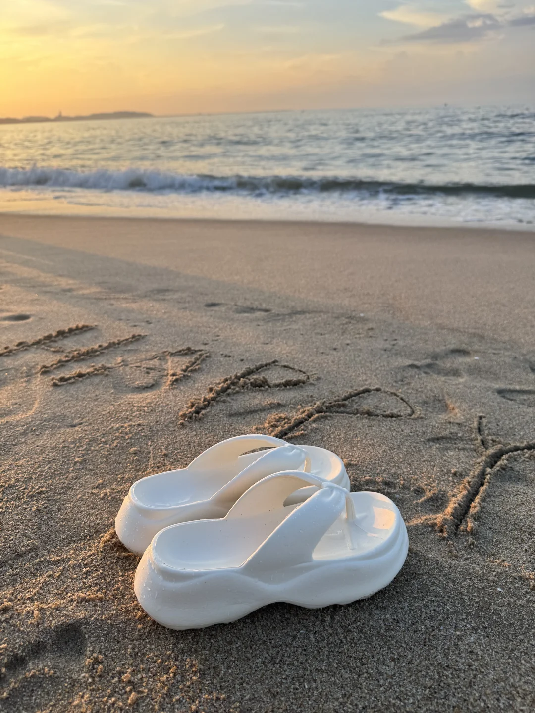 个人官宣！夏天最适合去海边穿的人字拖