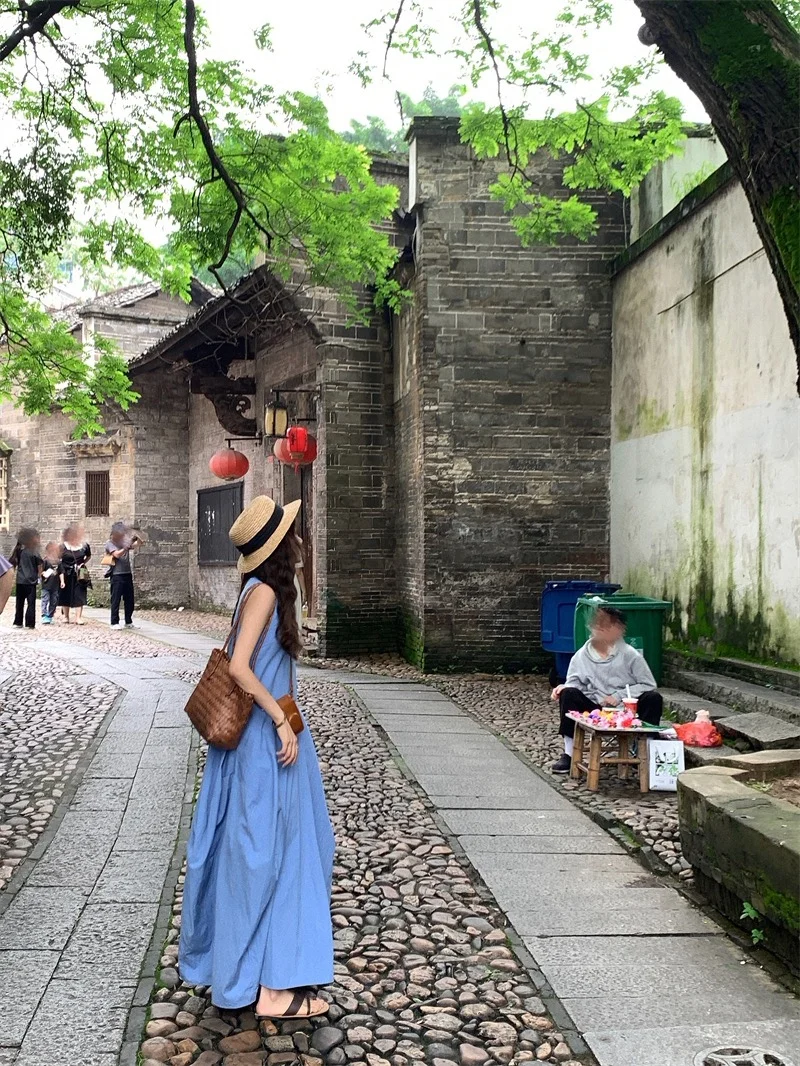 真的被这蓝色长裙美到了?好气质！度假裙子