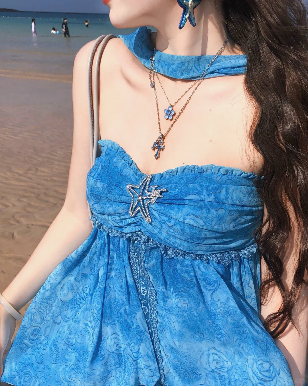 海边这样拍背影氛围感拉满了！！?人鱼海蓝美