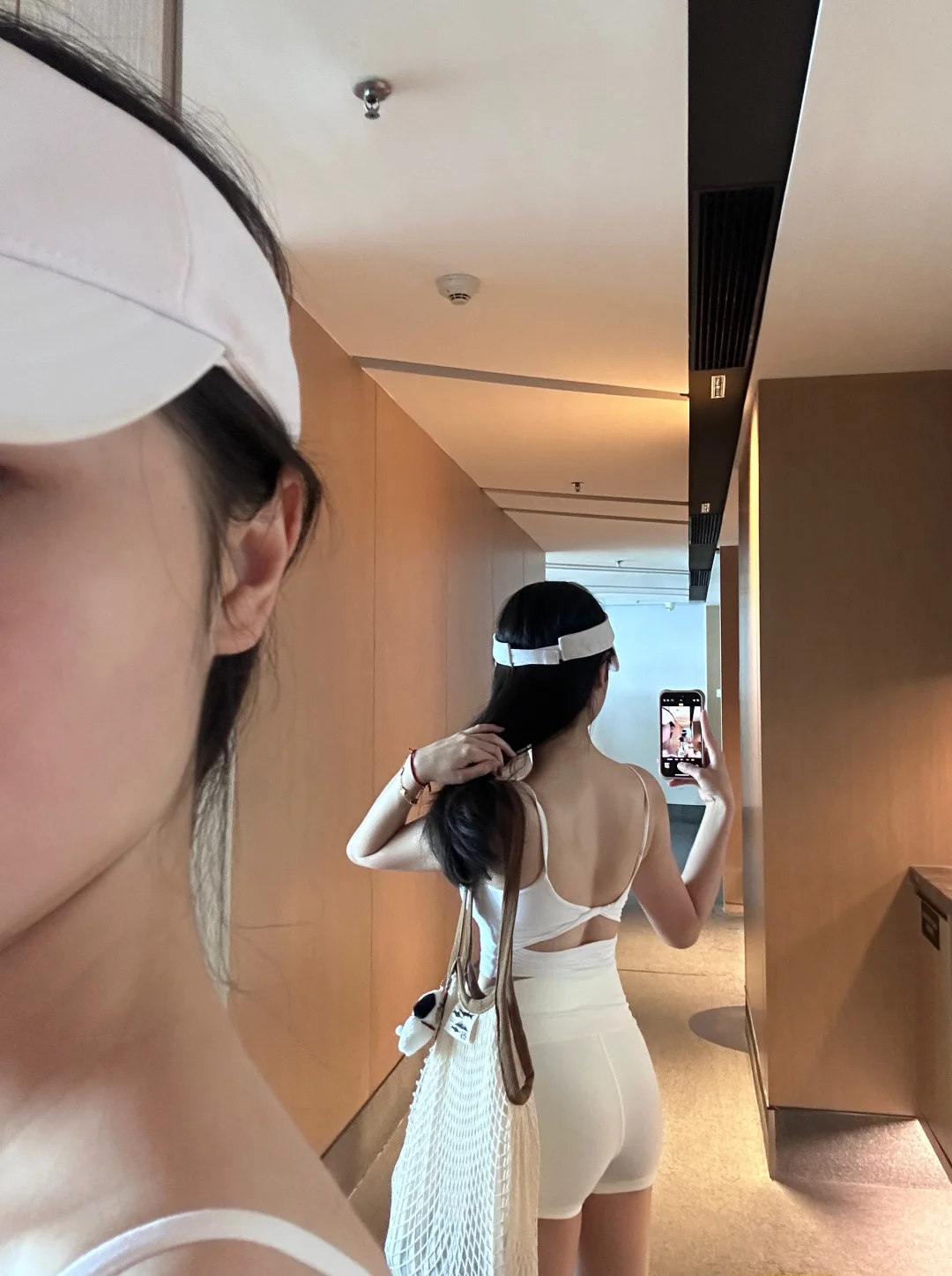 一身白 显黑也认了！