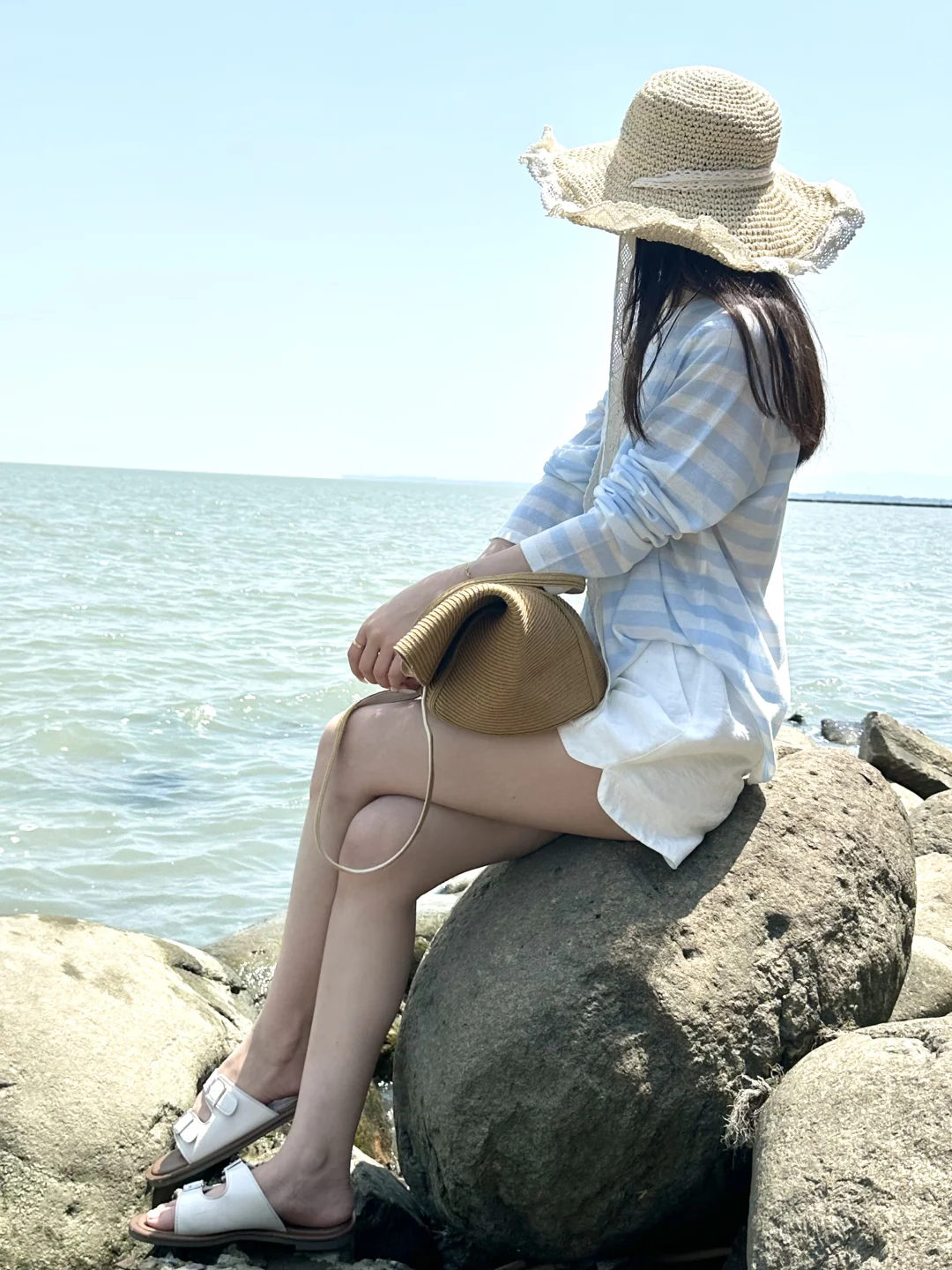 海边度假旅游穿搭?️蓝罩衫➕白短裤好出片！！