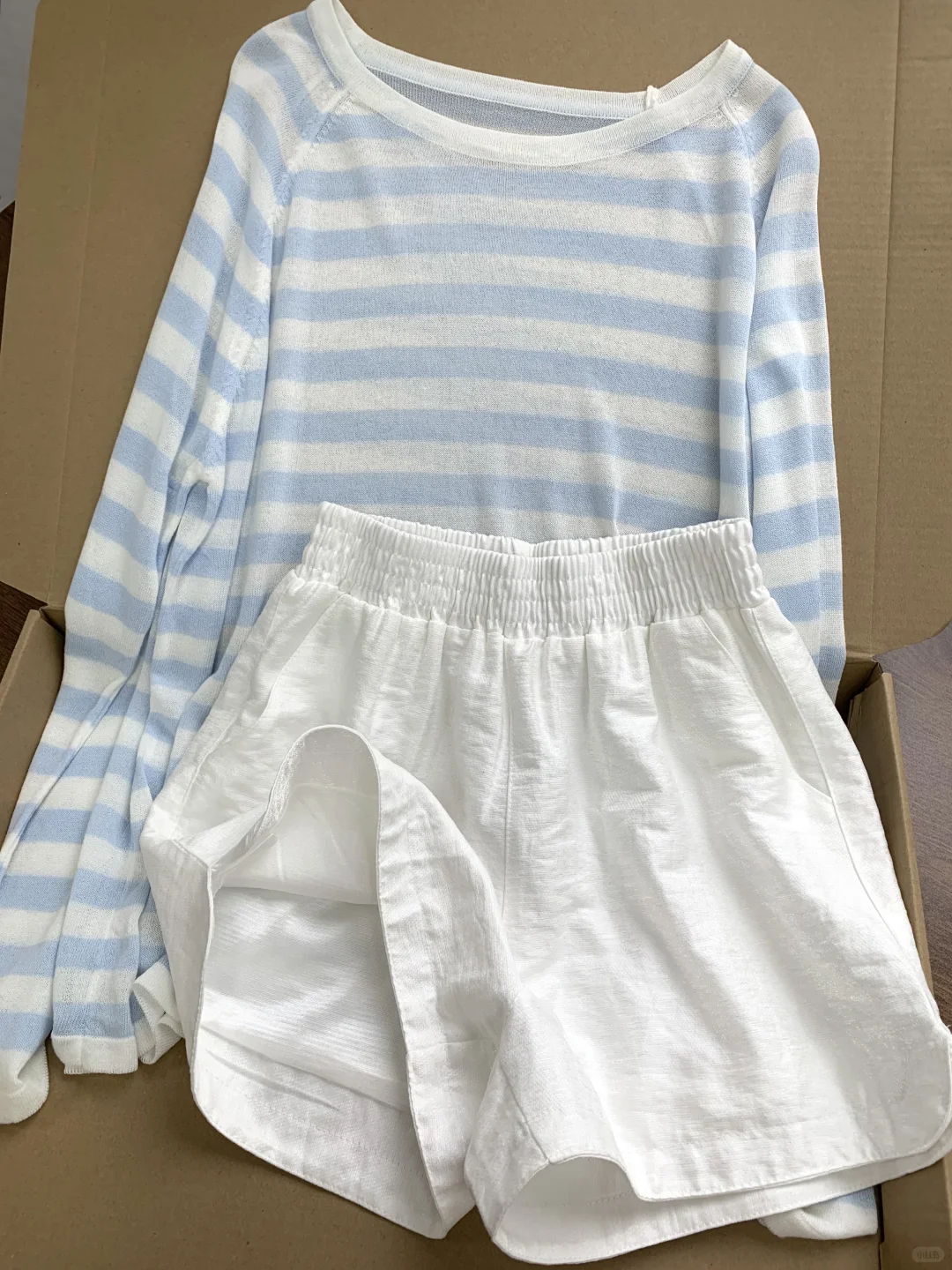 海边度假旅游穿搭?️蓝罩衫➕白短裤好出片！！