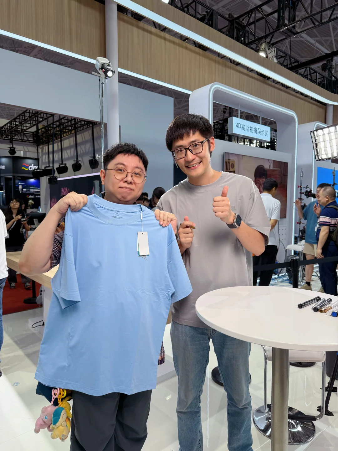 在BIRTV展会上和Tim合影啦