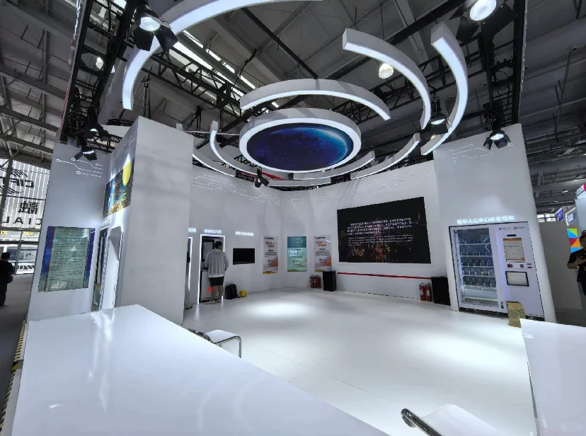 抬头就是银河?！北京服贸会展台案例