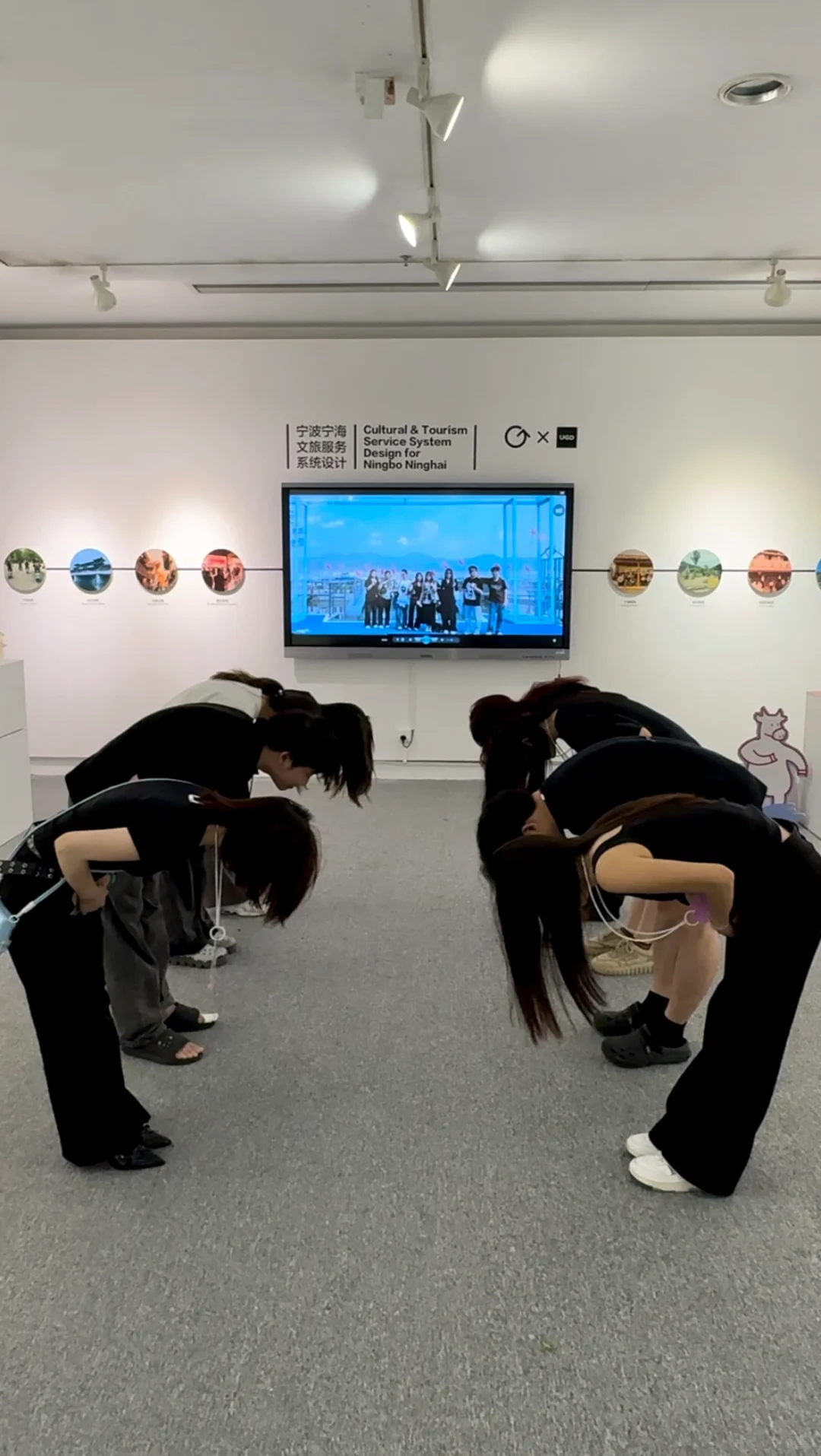 布！完！展！了！