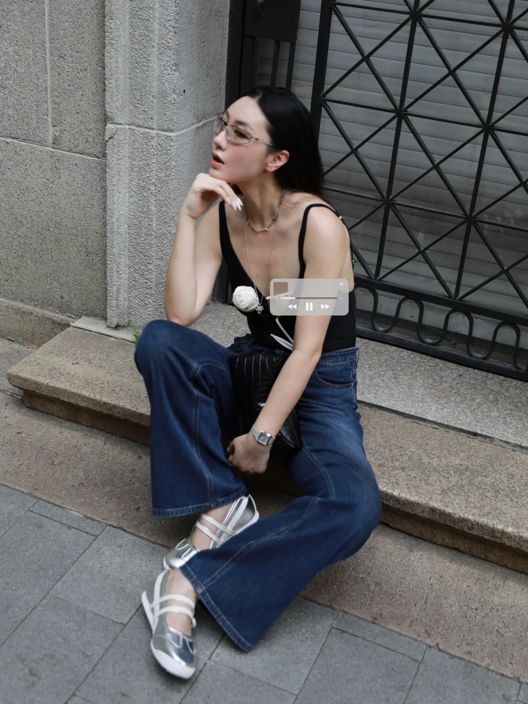 高温街头穿衣自由