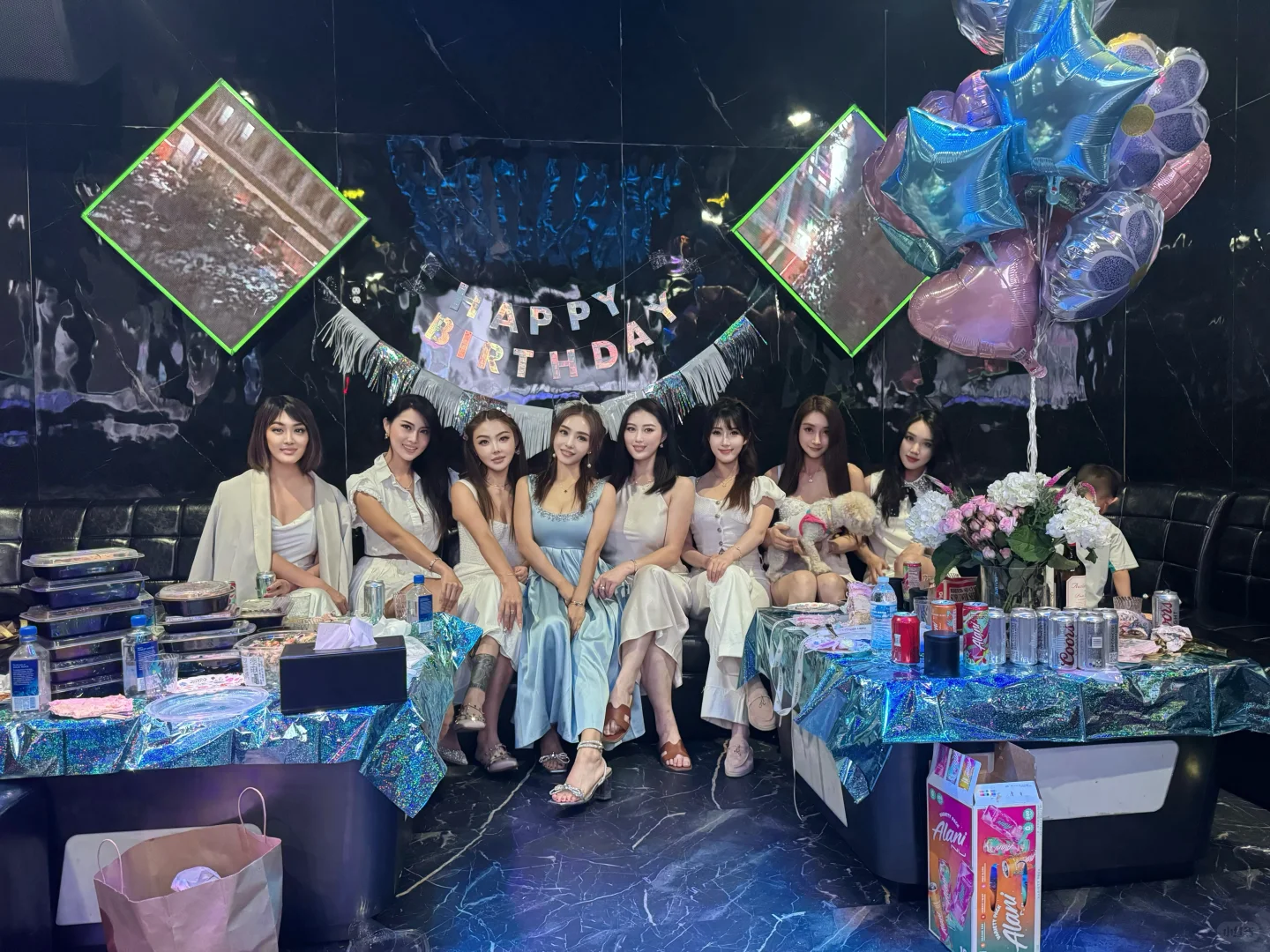 尔湾美少妇天团，女人至死是少女，哈哈哈哈