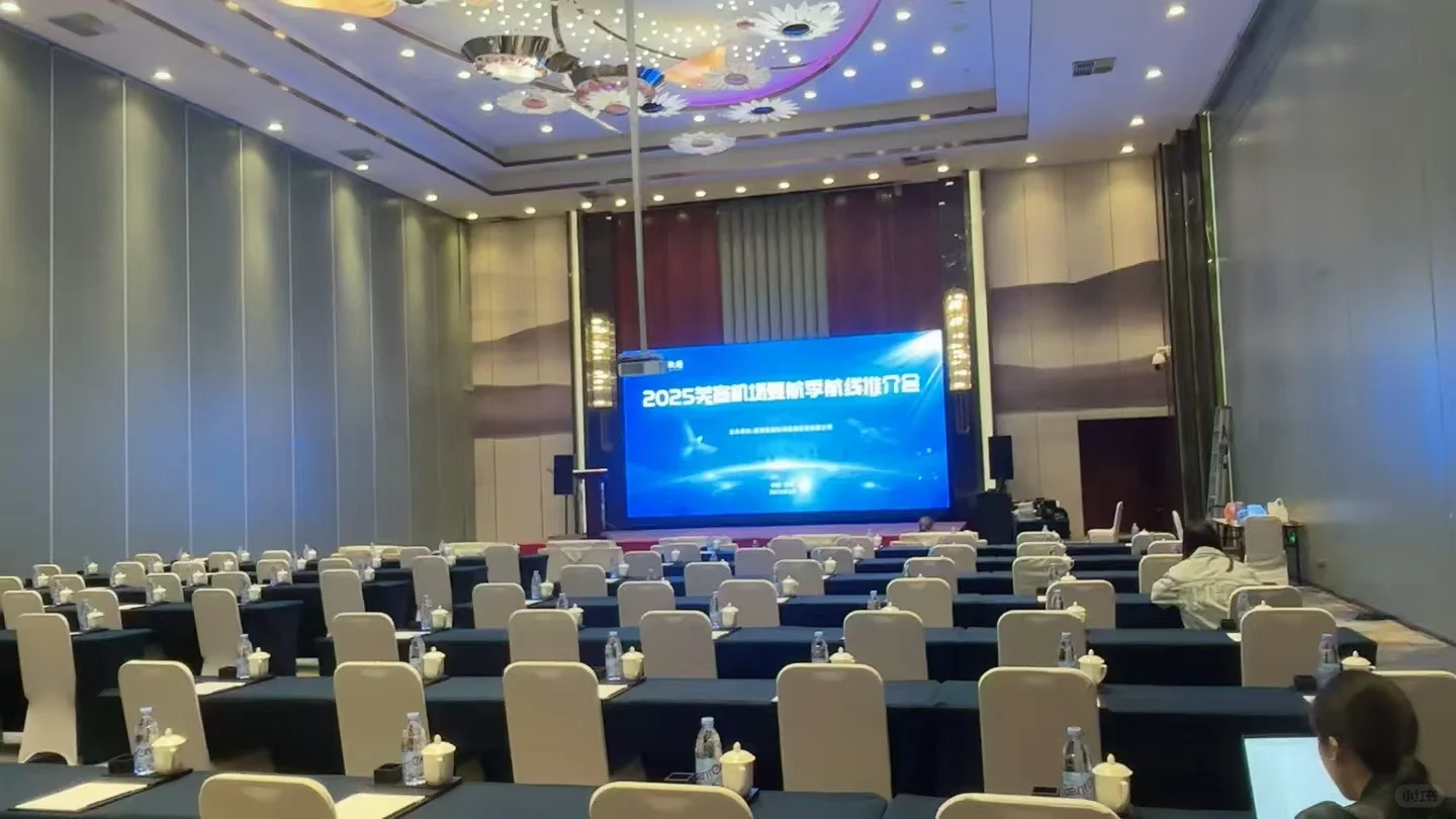 桁架背景墙·灯光音响·空飘舞台桁架背景