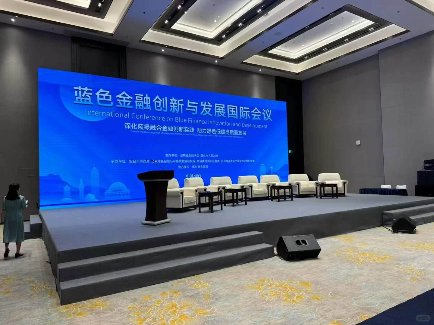 桁架背景墙·灯光音响·空飘舞台桁架背景