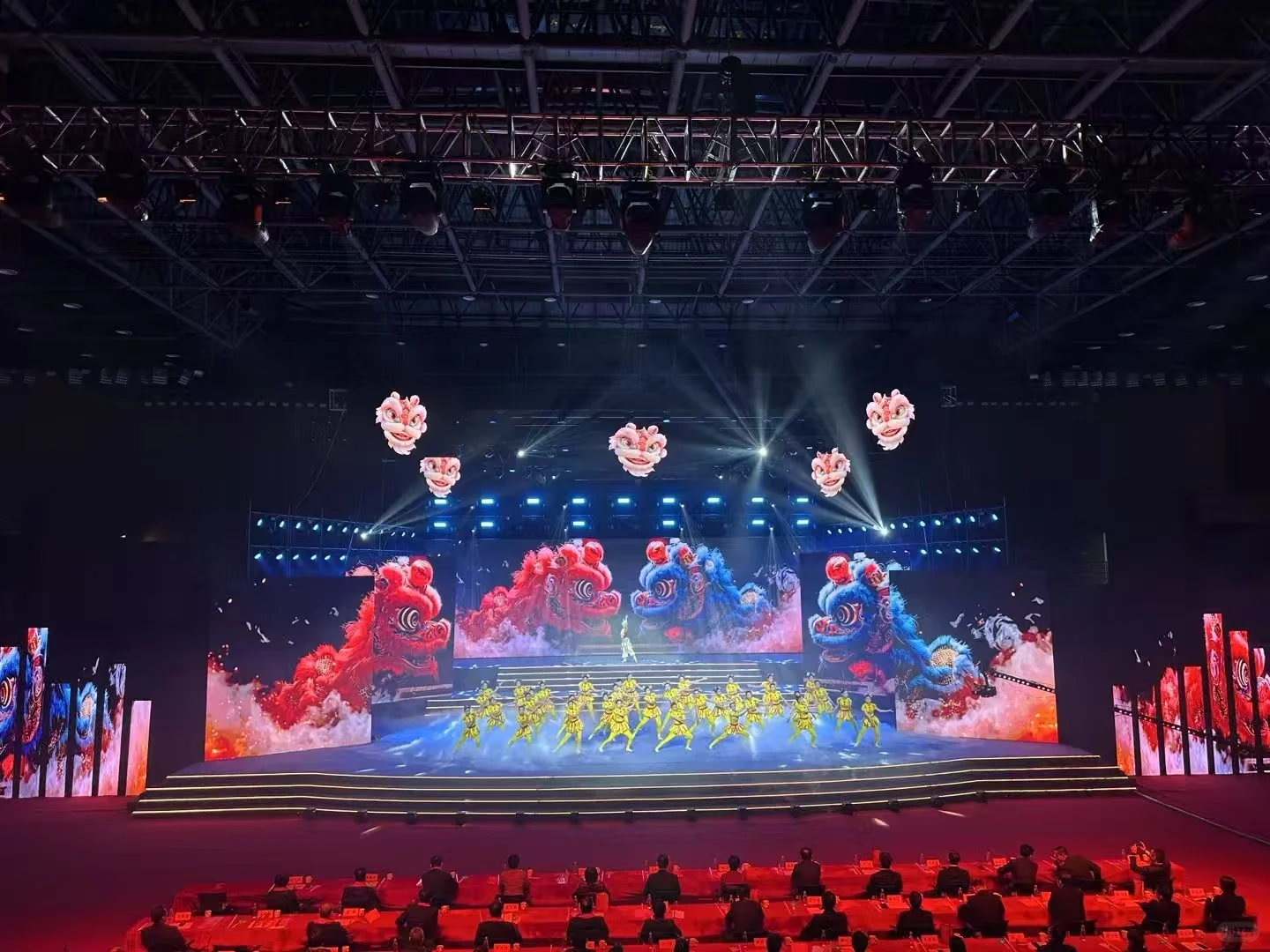 桁架背景墙·灯光音响·空飘舞台桁架背景