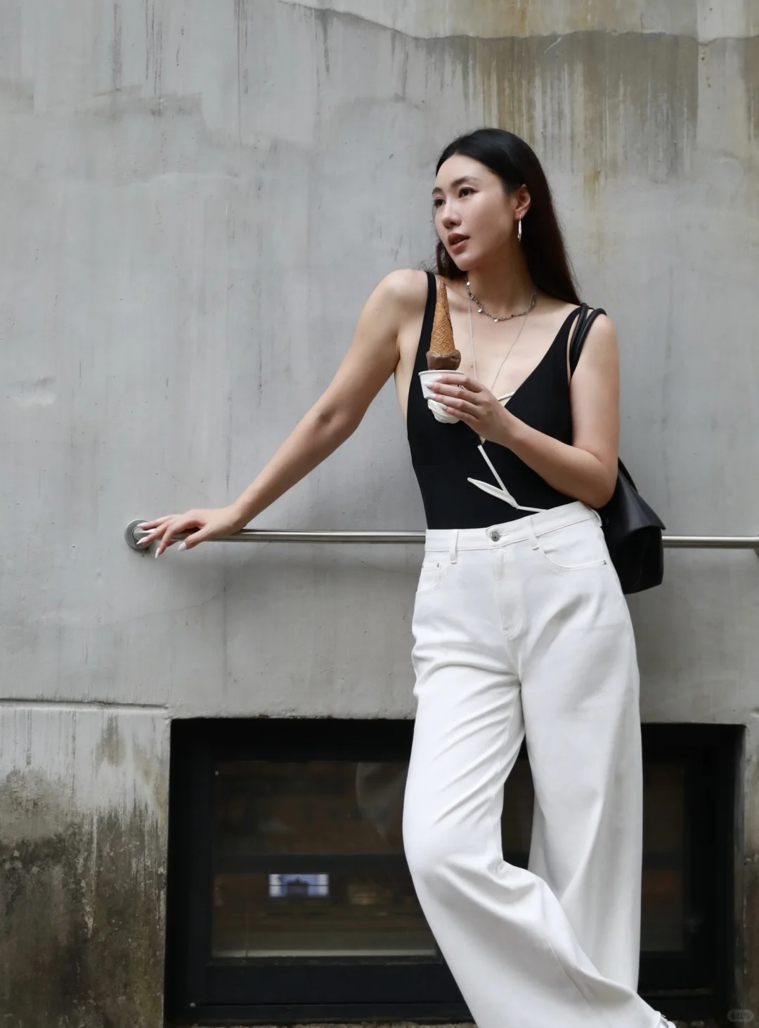 高温街头穿衣自由