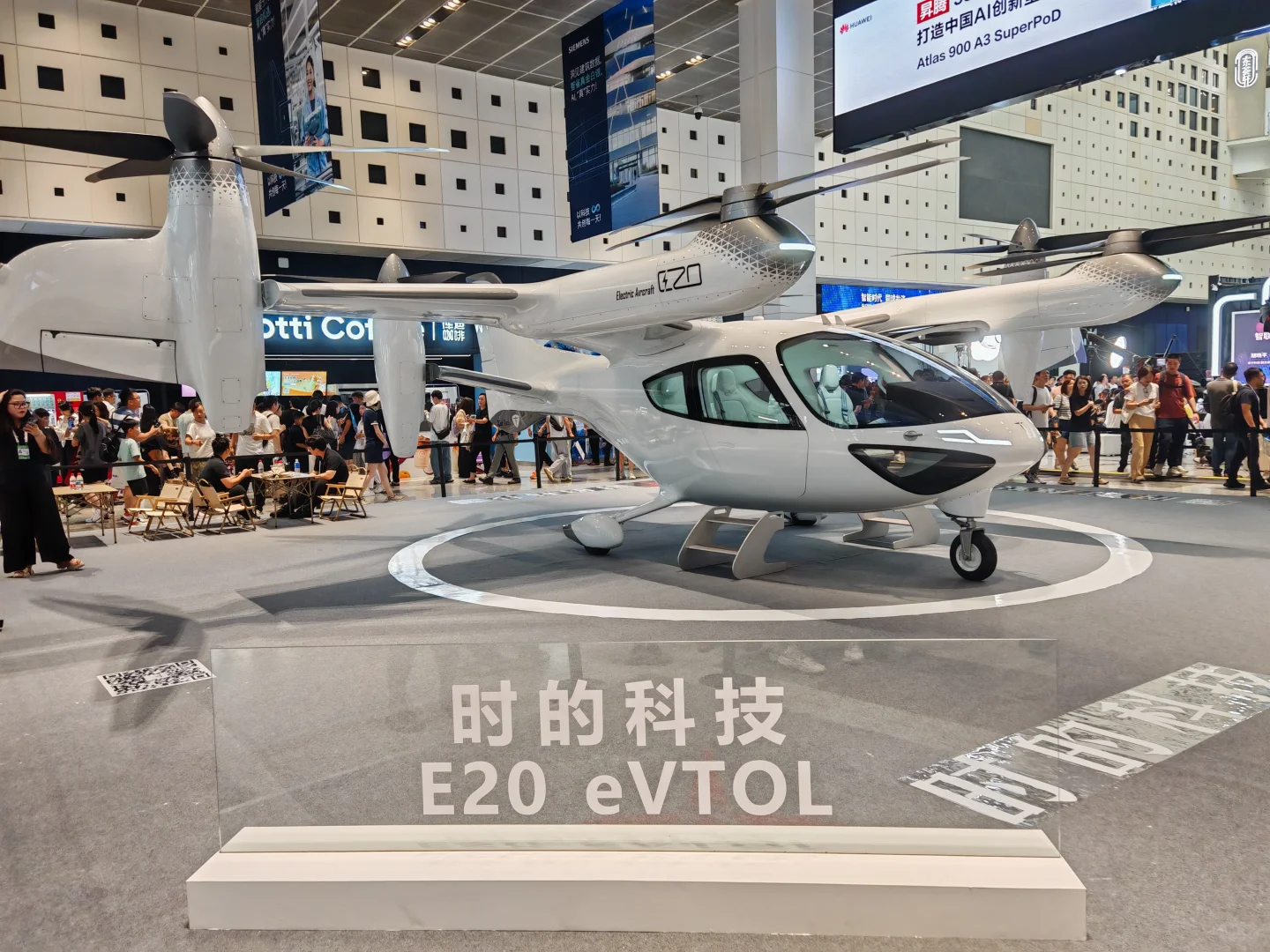 展会现场求职貌似越来越流行了