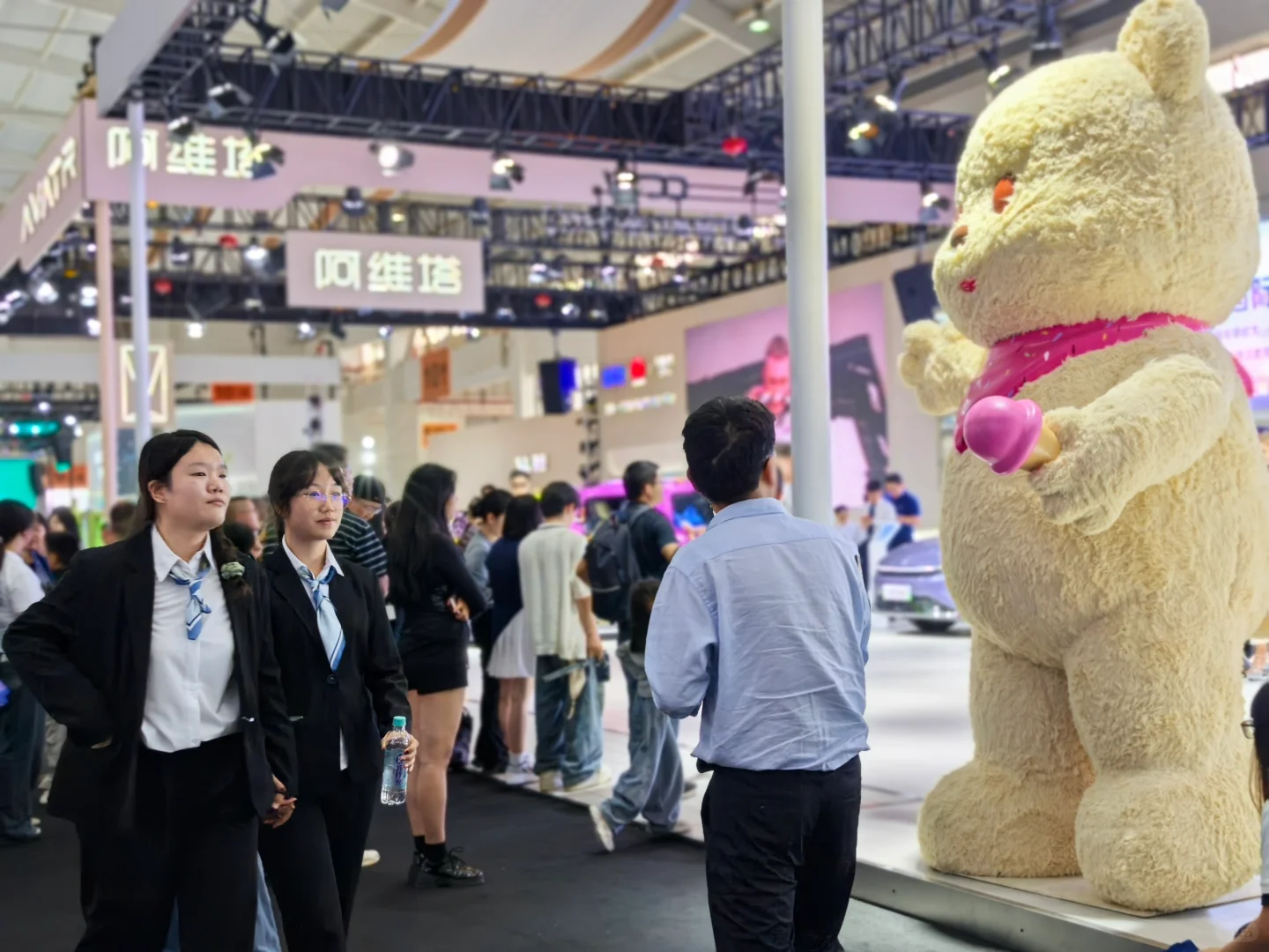 ?三大展会精彩ing，来见面，就送你喝水！