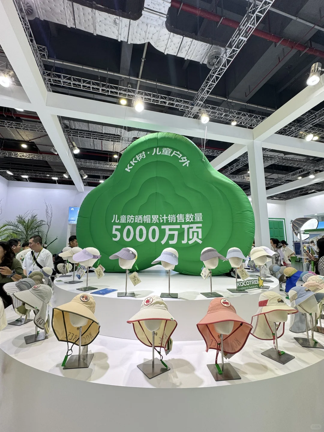 太好逛啦！参加CBME都得推车来扫货！