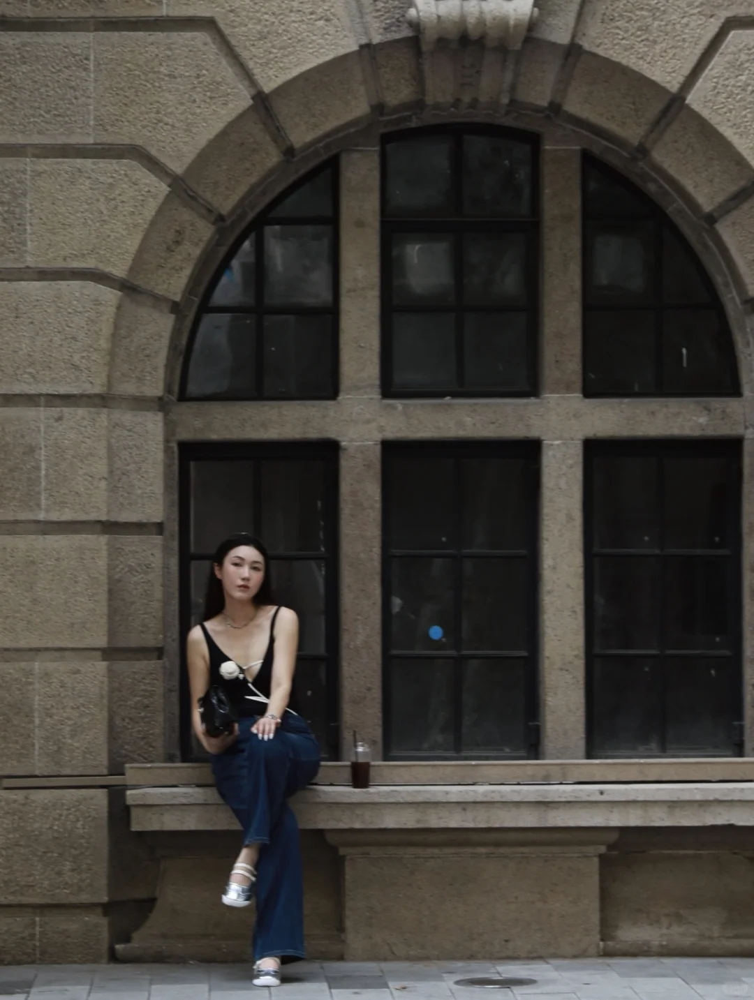 高温街头穿衣自由