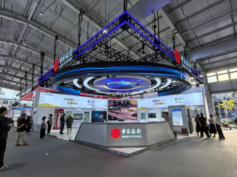 抬头就是银河?！北京服贸会展台案例