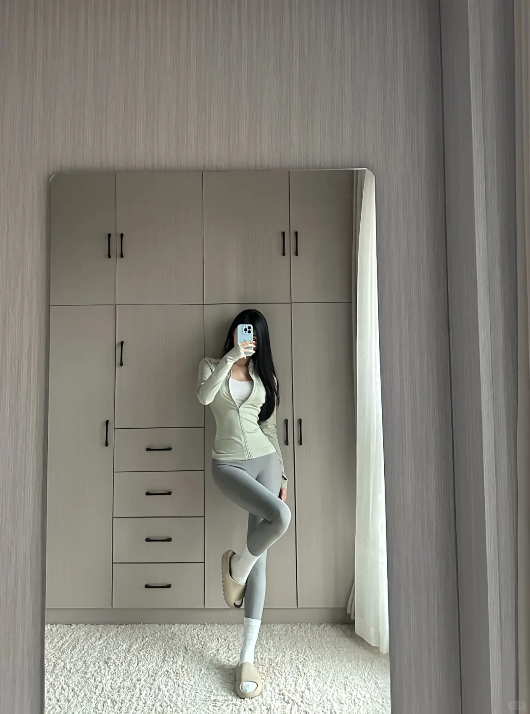 瑜伽穿搭｜低饱和度灰绿色系??